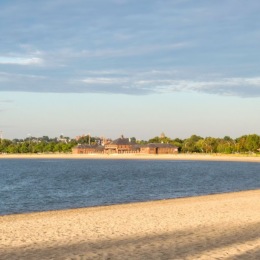 Carson Beach, just a breezy mile away from The Andi, invites you to dive into summer fun. ☀️
#TheAndi #TheAndiSouthBay #BostonMA #BostonApartments #BostonLiving #BostonRentals #SouthStationBoston #RedLineBoston #BostonSouthBay #CarsonBeach #SummerFun Carson Beach, just a breezy mile away from The Andi, invites you to dive into summer fun. ☀️
#TheAndi #TheAndiSouthBay #BostonMA #BostonApartments #BostonLiving #BostonRentals #SouthStationBoston #RedLineBoston #BostonSouthBay #CarsonBeach #SummerFun